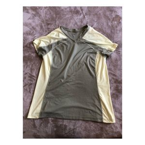 Arc'teryx v-neck mute green performance tee